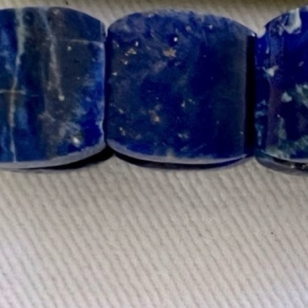 Beautiful Lapis Lazuli Semi-Precious Crystal stunning Stretch Bracelet - Picture 7 of 7